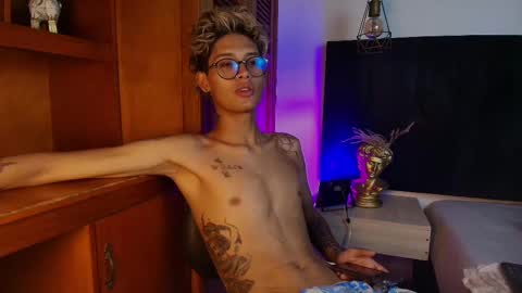   online show from 17, 9, 2025