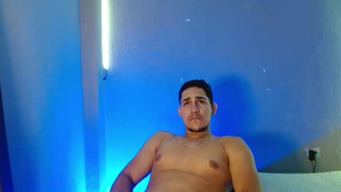 Snapshot of massimo_vidal chatting on 4, 12, 2025 massimo_vidal online show from 4, 12, 2025