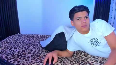 Snapshot of massimoandaxel chatting on 29, 11, 2025 massimoandaxel online show from 29, 11, 2025