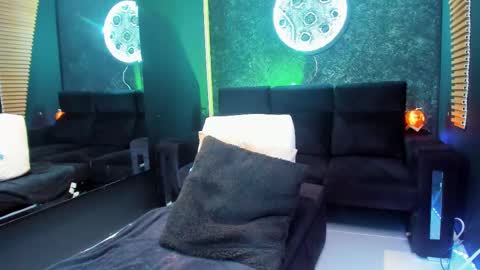 massimowalton2 online show from 18, 12, 2024