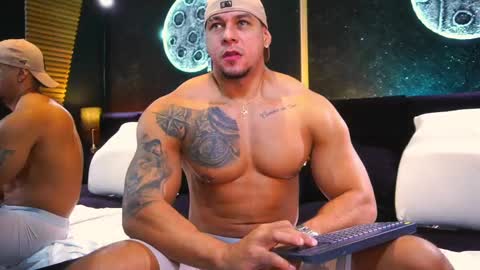 massimowalton2 online show from 25, 9, 2025