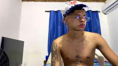 Snapshot of master_boy01 chatting on 16, 11, 2025 master_boy01 online show from 16, 11, 2025