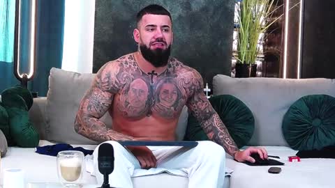 Snapshot of masterkingofmuscle chatting on 18, 1, 2025 masterkingofmuscle online show from 18, 1, 2025