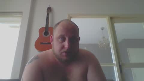Snapshot of mastrubeertje1988 chatting on 2, 10, 2025 mastrubeertje1988 online show from 2, 10, 2025