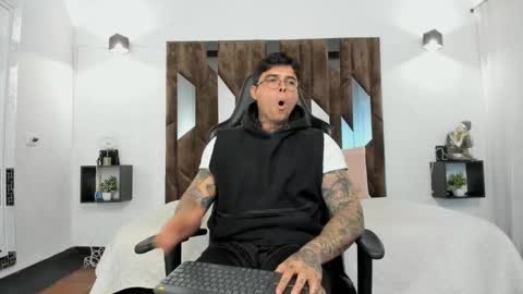 mateo_dilucajs1 online show from 17, 10, 2025