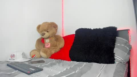 Snapshot of mateo_escobar chatting on 19, 10, 2025 mateo_escobar online show from 19, 10, 2025