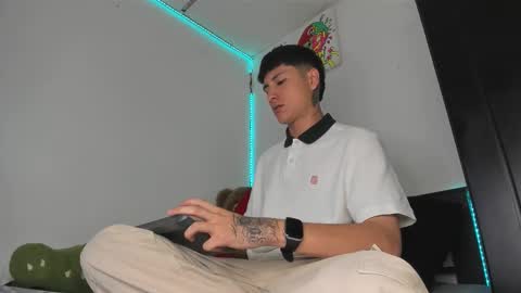 mateo_escobar online show from 28, 2, 2026