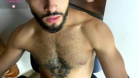 Snapshot of mateobaer_ chatting on 22, 4, 2026 Mateo Baer online show from 22, 4, 2026