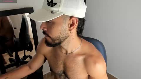 Snapshot of mateobaer_ chatting on 6, 5, 2026 Mateo Baer online show from 6, 5, 2026