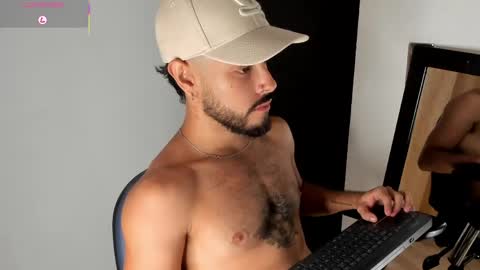 Snapshot of mateobaer_ chatting on 19, 5, 2026 Mateo Baer online show from 19, 5, 2026