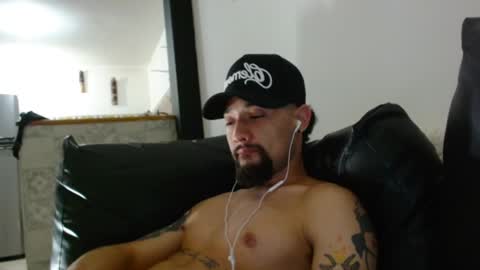 Snapshot of mathew444 chatting on 26, 1, 2025 STRURIBE ON INSTAGRAM online show from 26, 1, 2025
