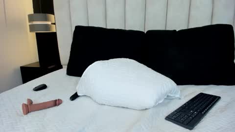 Snapshot of mathilda_liz chatting on 30, 4, 2026 mathilda_liz online show from 30, 4, 2026
