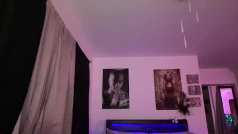 MOLLY MILLS online show from 14, 11, 2025