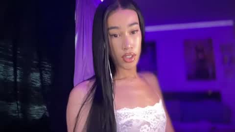 MOLLY MILLS online show from 13, 7, 2026