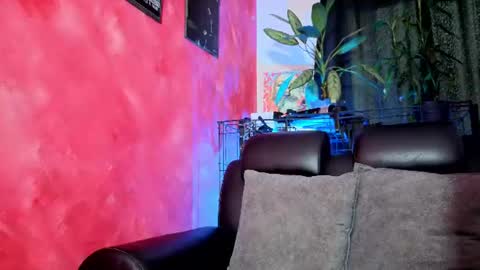 Snapshot of matthewfoxxx chatting on 4, 7, 2026 MATTHEW online show from 4, 7, 2026