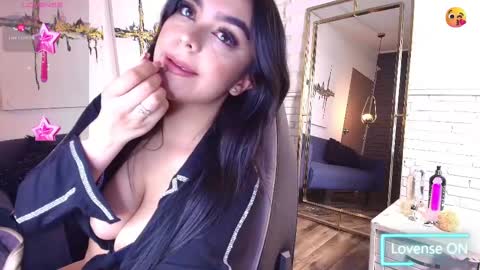 Snapshot of matti_sofia chatting on 12, 3, 2025 TATIANA AND ROUS online show from 12, 3, 2025