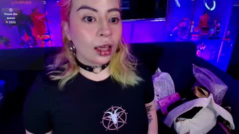 Snapshot of matti_sofia chatting on 27, 2, 2026 TATIANA AND ROUS online show from 27, 2, 2026