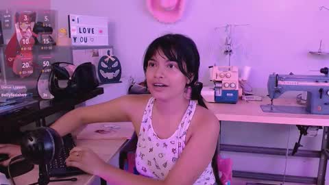 mattilda_18 online show from 1, 10, 2025