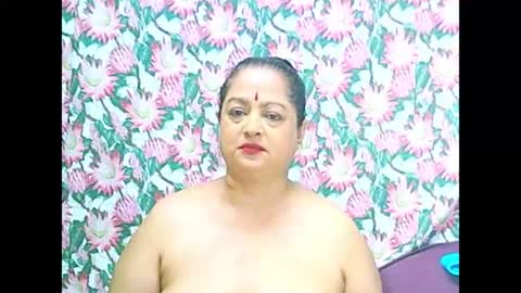 Snapshot of matureindian654u chatting on 17, 6, 2026 matureindian654u online show from 17, 6, 2026