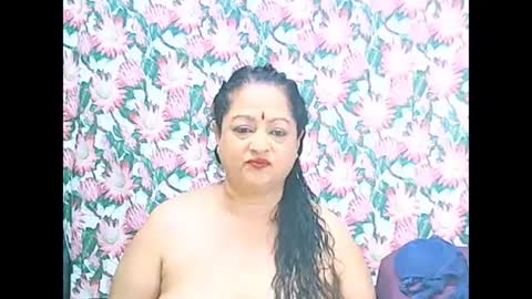 Snapshot of matureindian654u chatting on 28, 6, 2026 matureindian654u online show from 28, 6, 2026