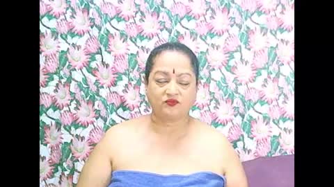 Snapshot of matureindian654u chatting on 5, 7, 2026 matureindian654u online show from 5, 7, 2026