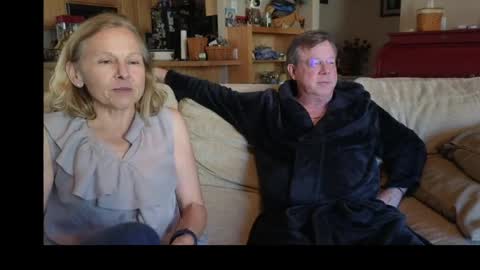 Snapshot of matureluvin chatting on 4, 4, 2026 JustUs online show from 4, 4, 2026