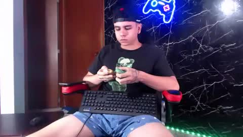 Matias online show from 7, 1, 2025