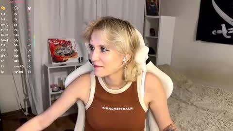 Mia online show from 8, 9, 2025