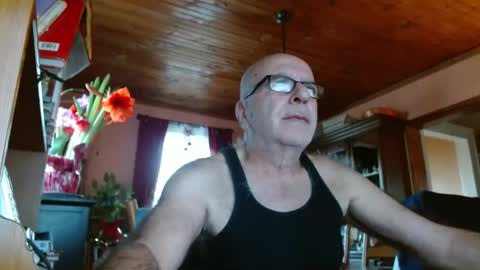 Snapshot of mauriceandre chatting on 3, 1, 2025 Maurice online show from 3, 1, 2025