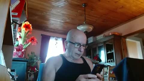 Snapshot of mauriceandre chatting on 4, 1, 2025 Maurice online show from 4, 1, 2025