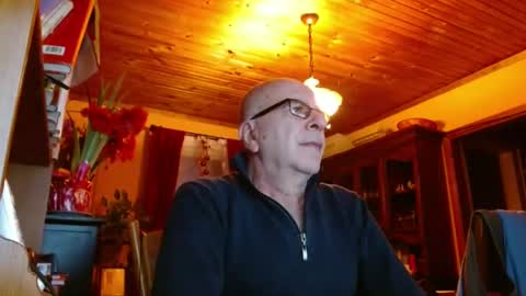 Snapshot of mauriceandre chatting on 8, 1, 2025 Maurice online show from 8, 1, 2025