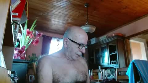 Snapshot of mauriceandre chatting on 10, 1, 2025 Maurice online show from 10, 1, 2025