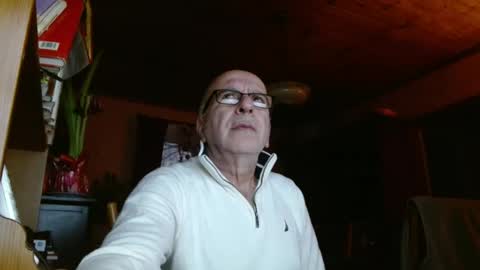 Snapshot of mauriceandre chatting on 15, 1, 2025 Maurice online show from 15, 1, 2025