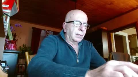 Snapshot of mauriceandre chatting on 18, 1, 2025 Maurice online show from 18, 1, 2025
