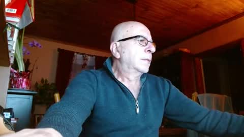 Snapshot of mauriceandre chatting on 23, 1, 2025 Maurice online show from 23, 1, 2025