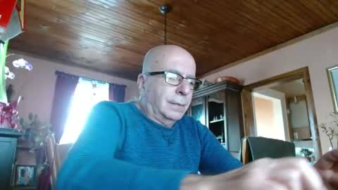 Snapshot of mauriceandre chatting on 25, 1, 2025 Maurice online show from 25, 1, 2025