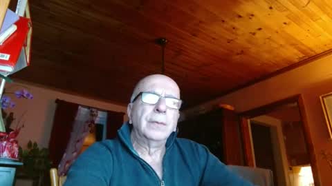 Snapshot of mauriceandre chatting on 1, 2, 2025 Maurice online show from 1, 2, 2025