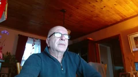 Snapshot of mauriceandre chatting on 3, 2, 2025 Maurice online show from 3, 2, 2025