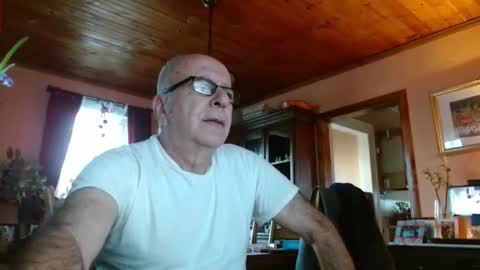 Snapshot of mauriceandre chatting on 10, 2, 2025 Maurice online show from 10, 2, 2025