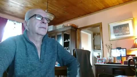 Snapshot of mauriceandre chatting on 15, 2, 2025 Maurice online show from 15, 2, 2025