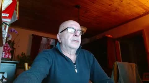 Snapshot of mauriceandre chatting on 1, 3, 2025 Maurice online show from 1, 3, 2025