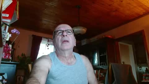 Snapshot of mauriceandre chatting on 5, 3, 2025 Maurice online show from 5, 3, 2025