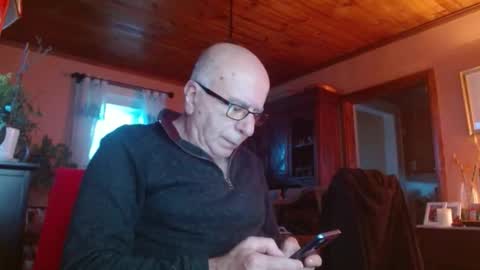 Snapshot of mauriceandre chatting on 1, 2, 2026 Maurice online show from 1, 2, 2026