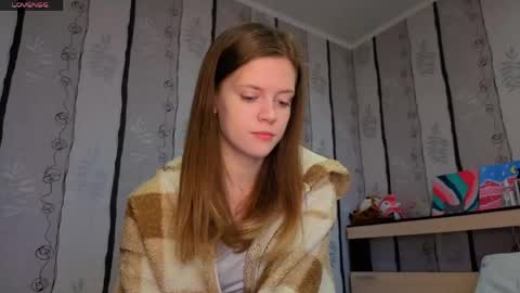 Snapshot of maurineneverman chatting on 18, 4, 2026 Lucy online show from 18, 4, 2026