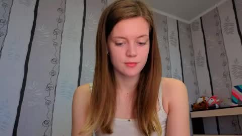 Snapshot of maurineneverman chatting on 13, 5, 2026 Lucy online show from 13, 5, 2026