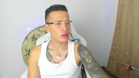 Snapshot of max__b chatting on 10, 3, 2025 max__b online show from 10, 3, 2025