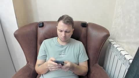 Snapshot of max_kamer chatting on 21, 10, 2025 Max online show from 21, 10, 2025