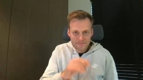 Max take off clothes online show from 27, 11, 2025