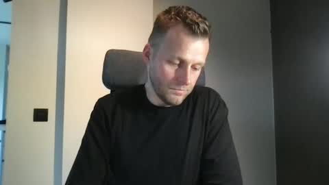 Max take off clothes online show from 15, 2, 2026