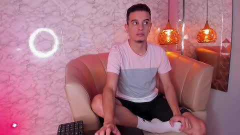 Maximiliano online show from 3, 10, 2025